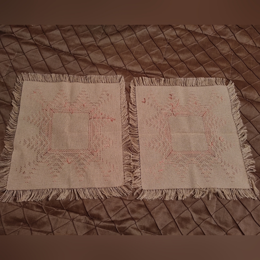 2 NWOT hand embroidered doilies - Picture 7 of 7